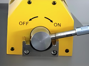 Handle in Mag(On) Position Handle in Mag(On) Position